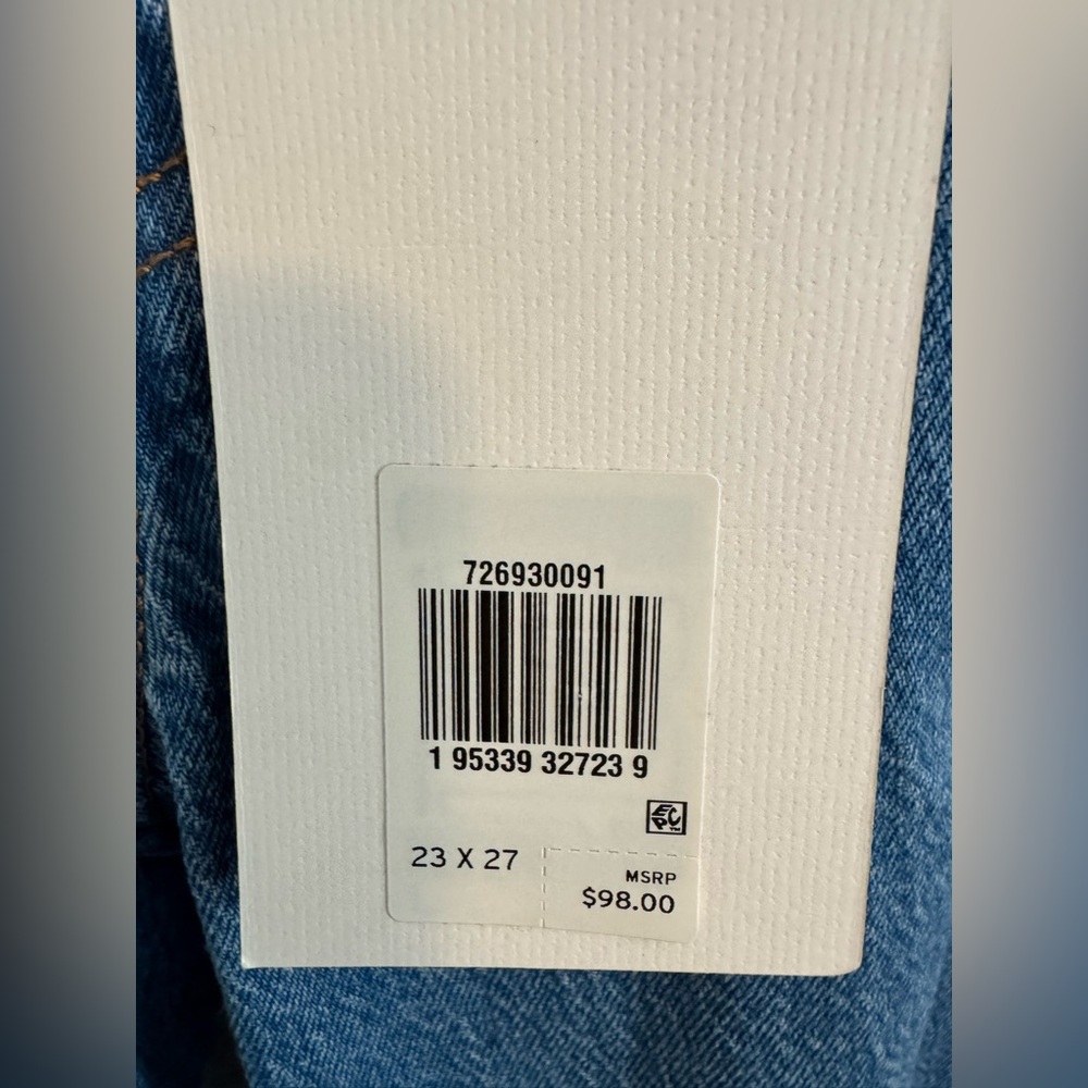 NWT Levi's Ribcage Straight Ankle Jeans - Picture 4 of 11